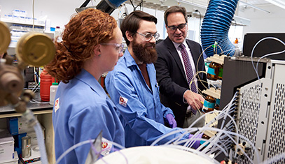 Chad Mirkin in lab